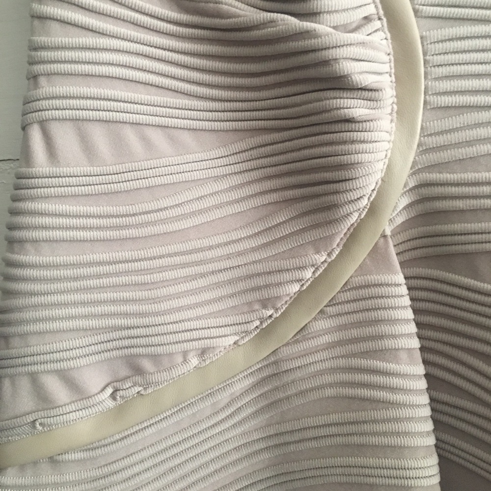 Dress - Picture 6 of 6